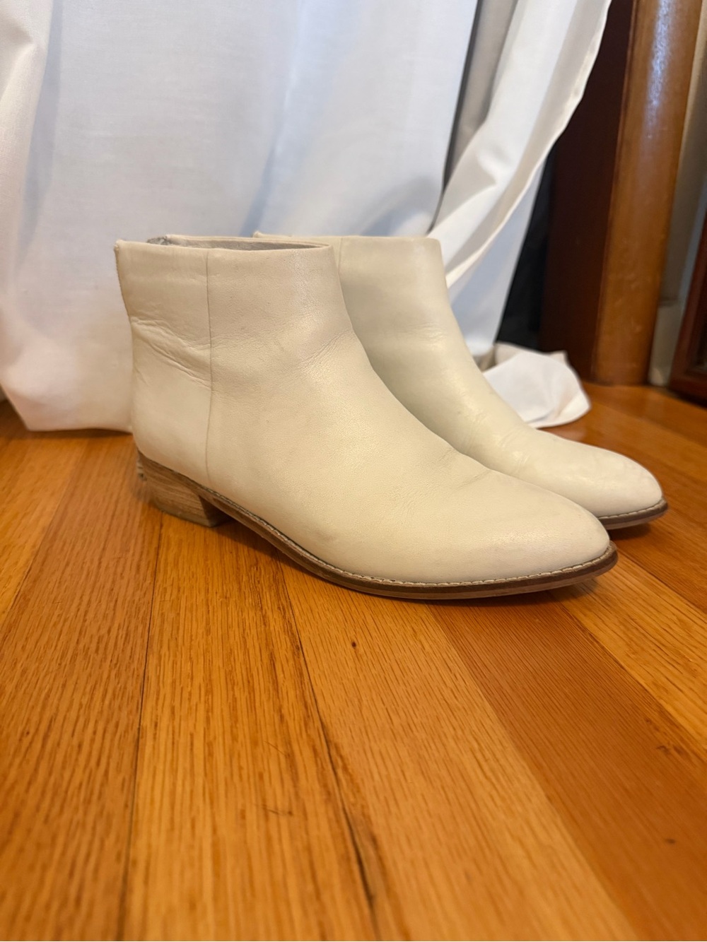 Kelsi Dagger Women's Cream Leather Ankle Boots - Size 7.5